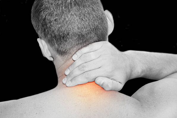 Trápaga bizkarrezurra osteokondrosia gizon batean